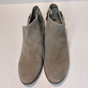 VINCE CAMUTO ANKLE BOOTS